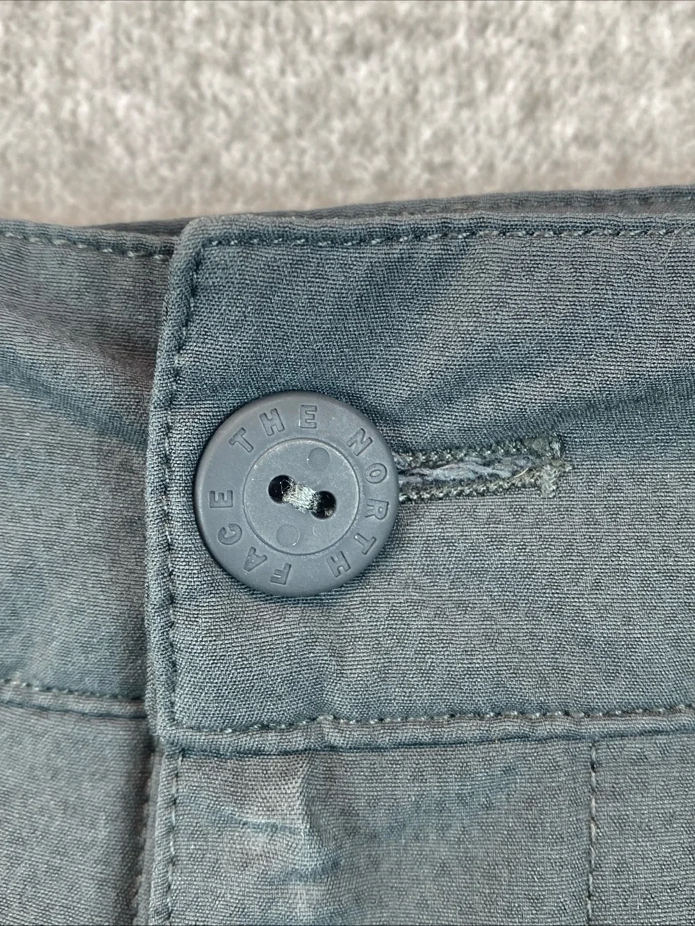 The North Face Men's 34 Gray Hiking Shorts Flat Front Pockets Zip Logo Gorpcore
